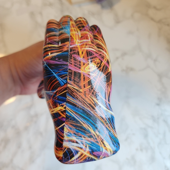 1pc Sculpture of hands with heart in colorful resin POSH LOVE decoration - Picture 10 of 11